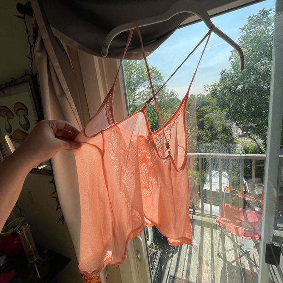 Boho Guess Top - Picture 3 of 5